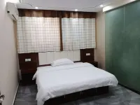 Huangmei Lvyin Business Hotel