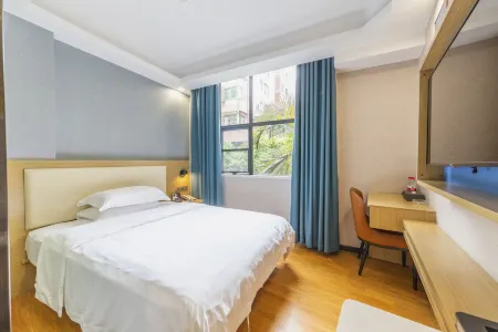 Guangzhou Longjin Hotel (Ximenkou Subway Station, Shangxiajiu Pedestrian Street)