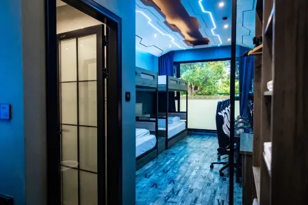 Jenny E-sports Hotel (Zhengde Nanhang Branch) Отели рядом с достопримечательностью «Social Science Department， Zhengde Polytechnic College»