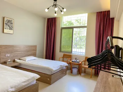 RaopingCommercialHotel Hotels near Xiadong Park