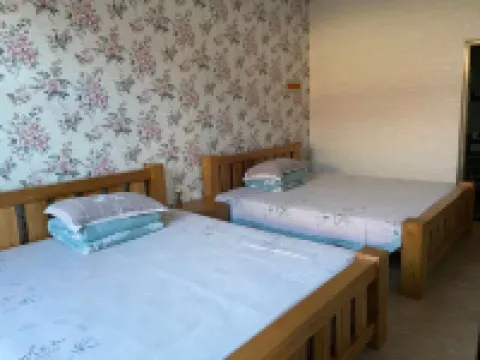 Beijing Yishan Courtyard Folk Restaurant Hotels near Miyun Renjian Flower Ocean Lavender Manor