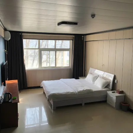 Xiping Haoting Hotel