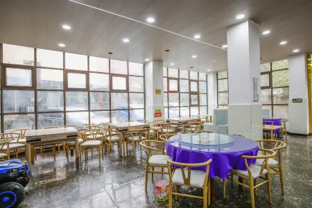 Feiyu Farm Stay (Xiling Snow Mountain)