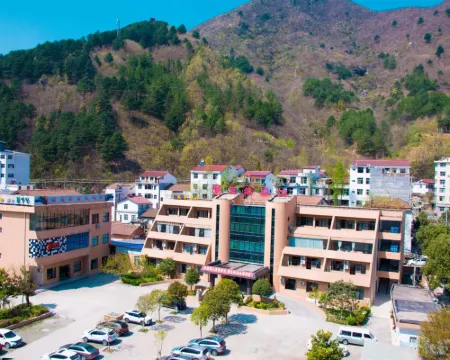 Shuangwei Hotel Hotels in Foping County