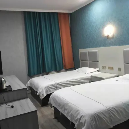 Korla Derong Business Hotel