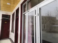 Pingyi Liangshi Supermarket Hotel