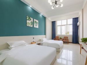 Shuai Guest Fashion Hotel (Huanggang Donghua Passenger Terminal)