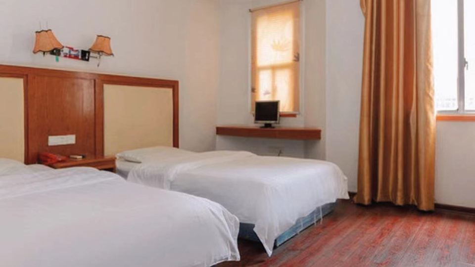Jiangnan Business Hotel