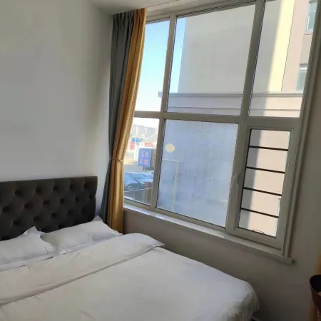 Hengyan Huirun Hotel (Yanji High-Speed Railway Station Stadium)