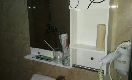 Hengshan Yiyuan Hotel - Housity