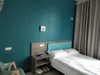 Mengzhou Longsheng Hotel