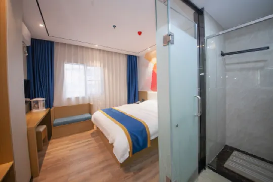 Guangzhou Longxiang Wisdom Hotel (Gangding Subway Station)