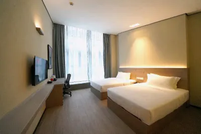 CHANGE LIVE HOTEL Hotels near Haizhou Park