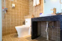 Zaoyang Haoting Business Hotel Hotels near Guanyindong Scenic Area