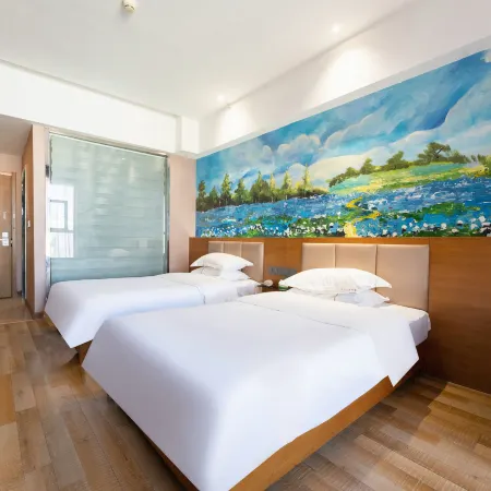 Yiju Fashion Hotel (Wuwei Railway Station Pedestrian Street)