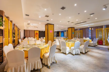 Dunhuang Hanhua International Hotel Отели рядом с достопримечательностью «Dunhuang Ancient City»