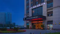 麗楓飯店（崇州萬達廣場高鐵站店） 崇州市博物館-第二展廳附近的飯店
