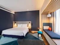 Holiday Inn Express WUHAN OPTICAL VALLEY by IHG Hotels near Optics Valley