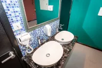 LAZY BILL'S HOSTEL