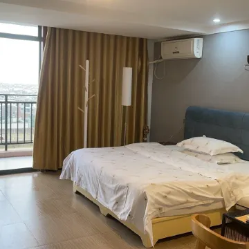 Youke Homestay (Hubei University of Economics, Canglong Island, Wuhan) Отели рядом с достопримечательностью «Большой рынок для общины»