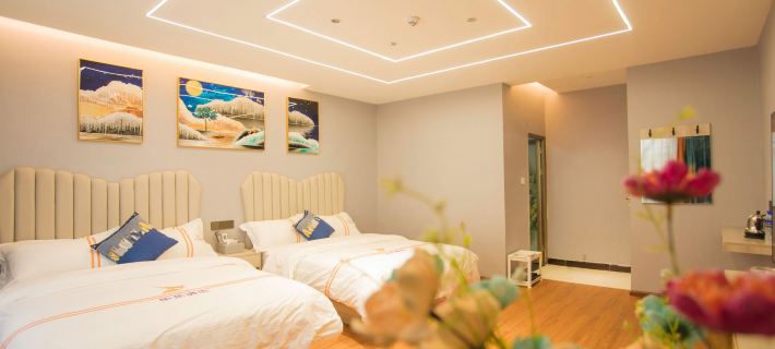 Huayi Hotel Hotels in Qujing