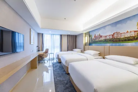 Vienna International Hotel (Changsha Juzizhoutou) Отели рядом с достопримечательностью «Xie Zilong Photography Museum»