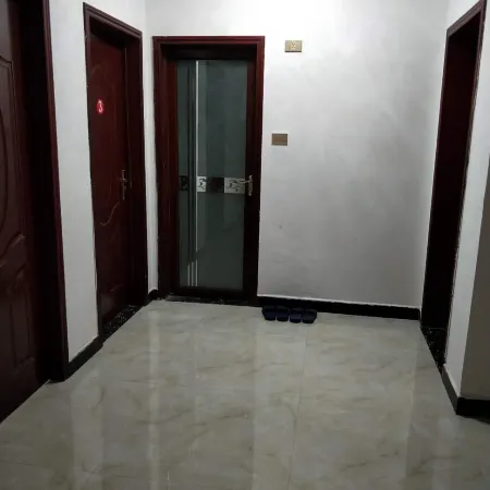 Lingbao Chengdong Xinyi Hotel