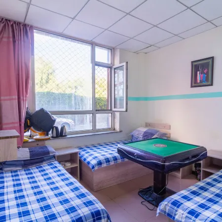 Qianbaidu Hotel (Zhishi No.1 Middle School)