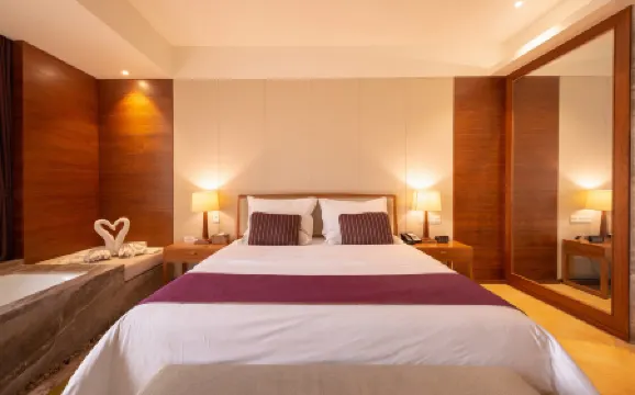 Sanmenxia Feicui Lichi Hot Spring Resort Hotel