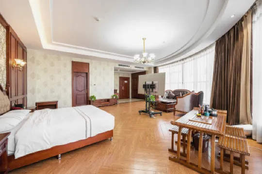 Luonancangsheng International Hotel