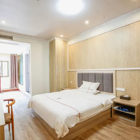 Yuechi Renhe Holiday Hotel
