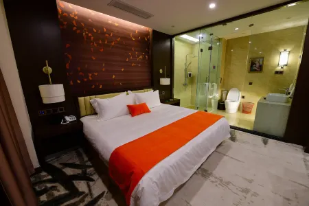 Above the Heaven Hotel Отели рядом с достопримечательностью «Hongjun Changzheng Fanyue Jiajin Mountain Memorial Hall»