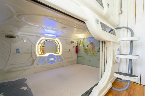 星空行太空艙青年民宿（武漢街道口地鐵站店） - 青年旅館