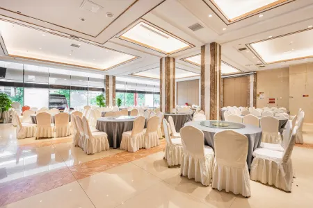 Guiyang Dynasty International Hotel Отели рядом с достопримечательностью «Jinyang Gymnasium»