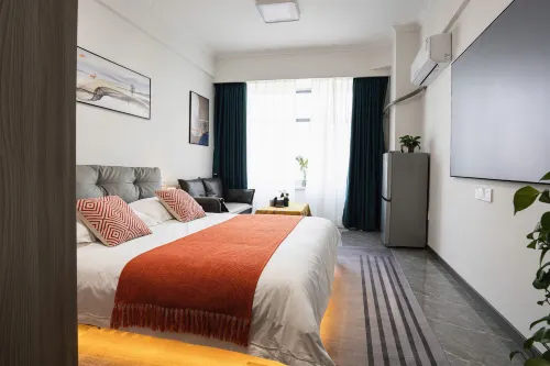Bayman City Apartment (Wuyue Plaza Store in Huzhou) - Condos