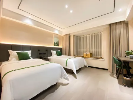 GreenTree Inn Express Hotel((Hebi East Station Store) Отели в г. Хэби