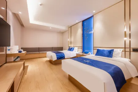 Starway Hotel (Xining Haihu Wanda Plaza) Отели рядом с достопримечательностью «Xining Wildlife Park»