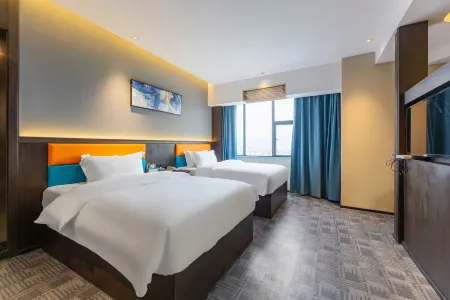 HONG KAI HOTEL Отели рядом с достопримечательностью «Jiangxi Polytechnic College (East Campus)»