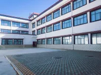 Langkazi Yanghu Hotel