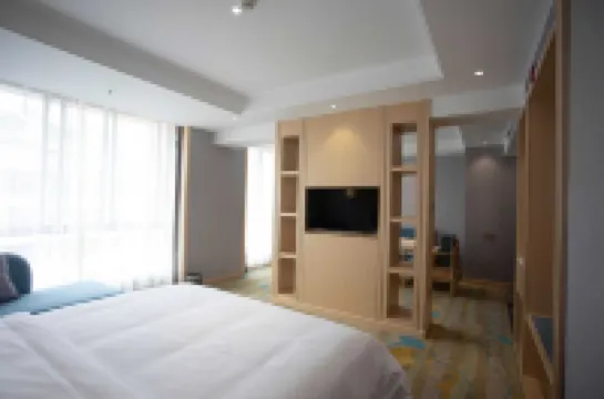 鈺瀾假日飯店（石城寶福院塔店）