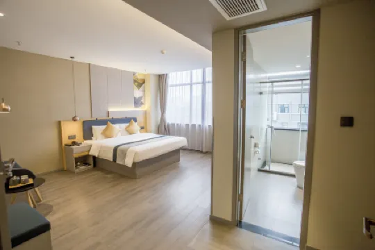 Homeinn Selected Hotel (Feng County Jiefang East Road Lao Dongguan Pedestrian Street)