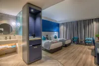 Qingdao Huangdao District Dongjiakou Port Subway Station LANOU Hotel Hotels in Qingdao