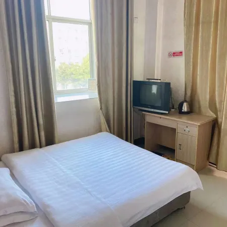Shicheng Yinlong Business Hotel