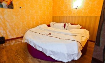 Karamay Red October Boutique Hotel