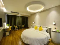Vatica Hotel (Luotian County City Plaza) Hotel a Luotian