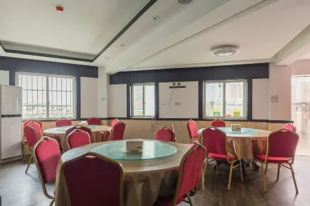 Pearl Holiday Hotel Отели рядом с достопримечательностью «Jingdezhen Ceramics University (Xinchang Campus)»