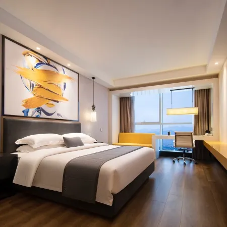 Dongyijing Hotel (Guiping Xishan Pedestrian Street)