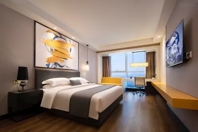 Dongyijing Hotel (Guiping Xishan Pedestrian Street)