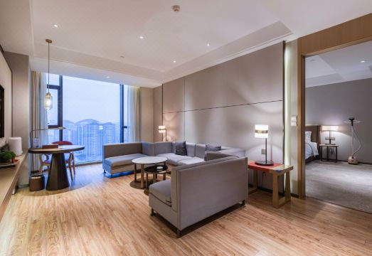 미드레벨 호텔 로비