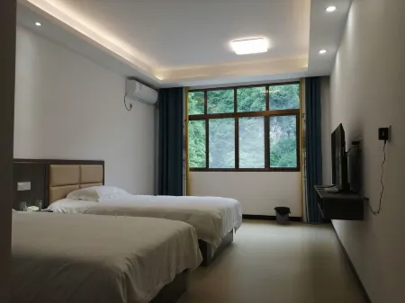 Tongjiang Xinyue Homestay Отели рядом с достопримечательностью «Lion's Cave»